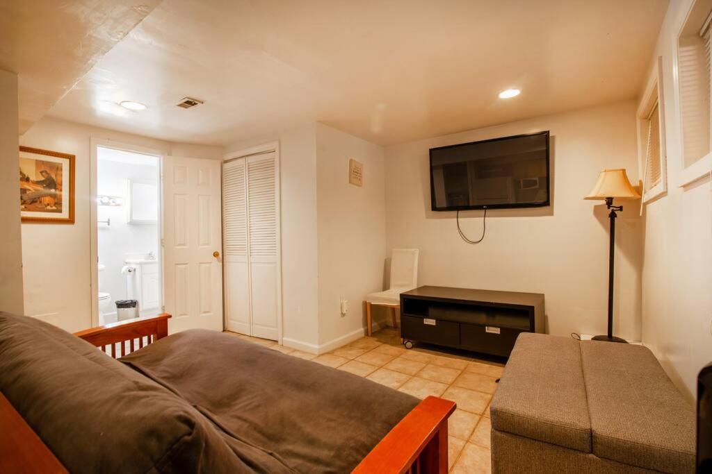 Relaxing, Spacious, Private, Walkable In Petworth! Washington Exterior foto